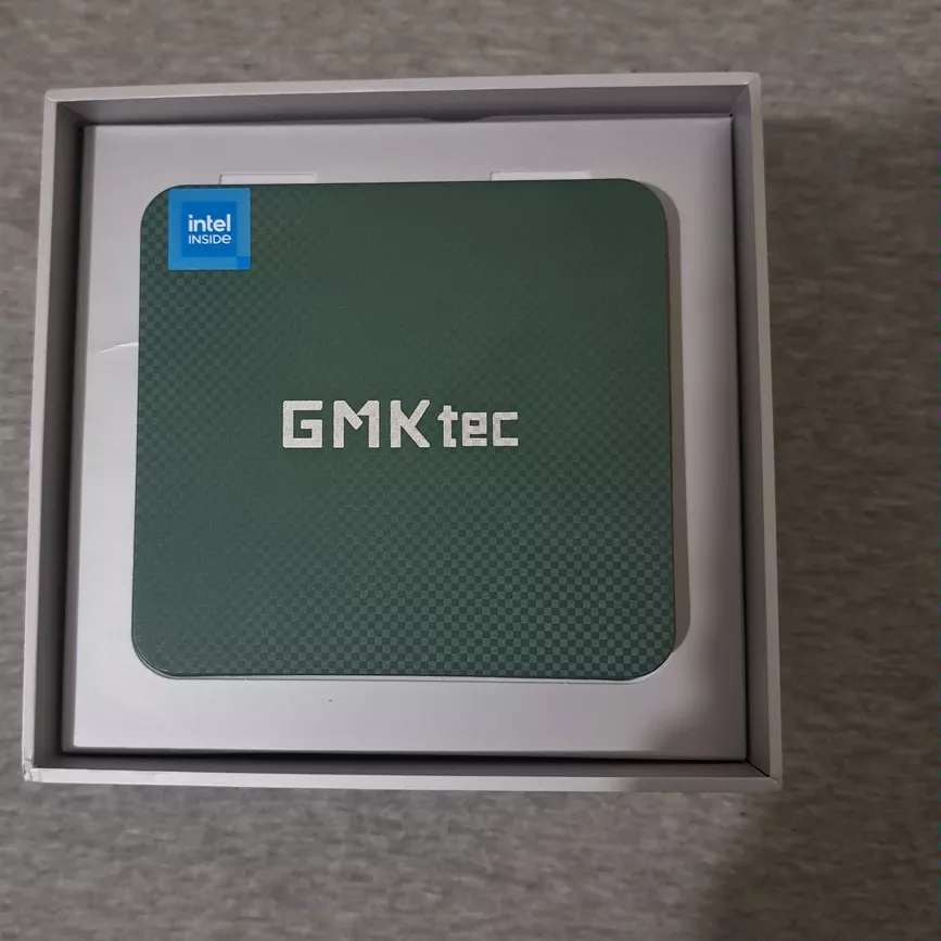 Déembalaje del NucBox G3