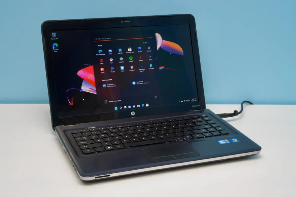 Microsoft muestra ahora una marca de agua en los PC que no son compatibles con Windows 11. Descubre por qué y cómo ocultarla fácilmente