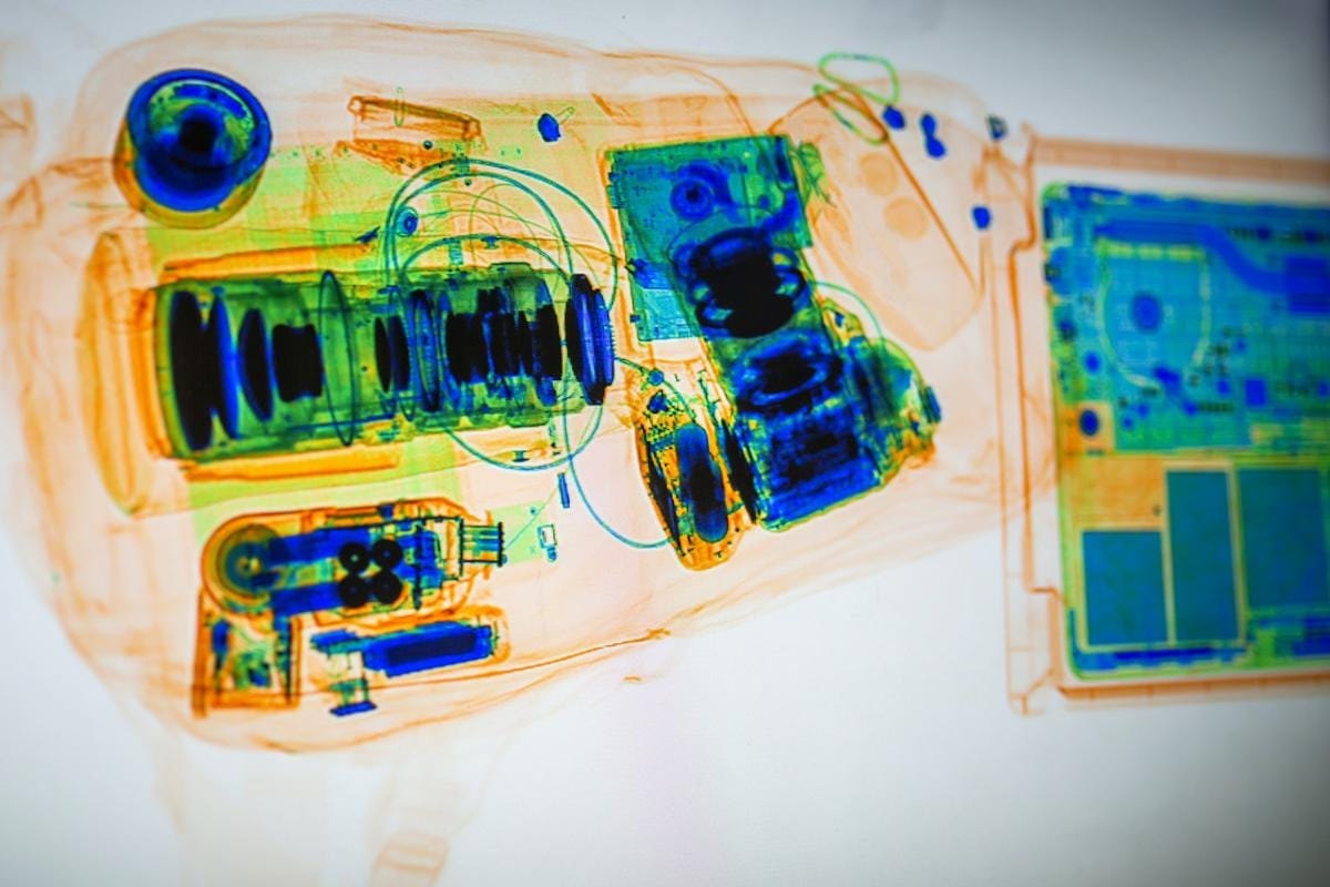 analysis of laptop luggage for air travel