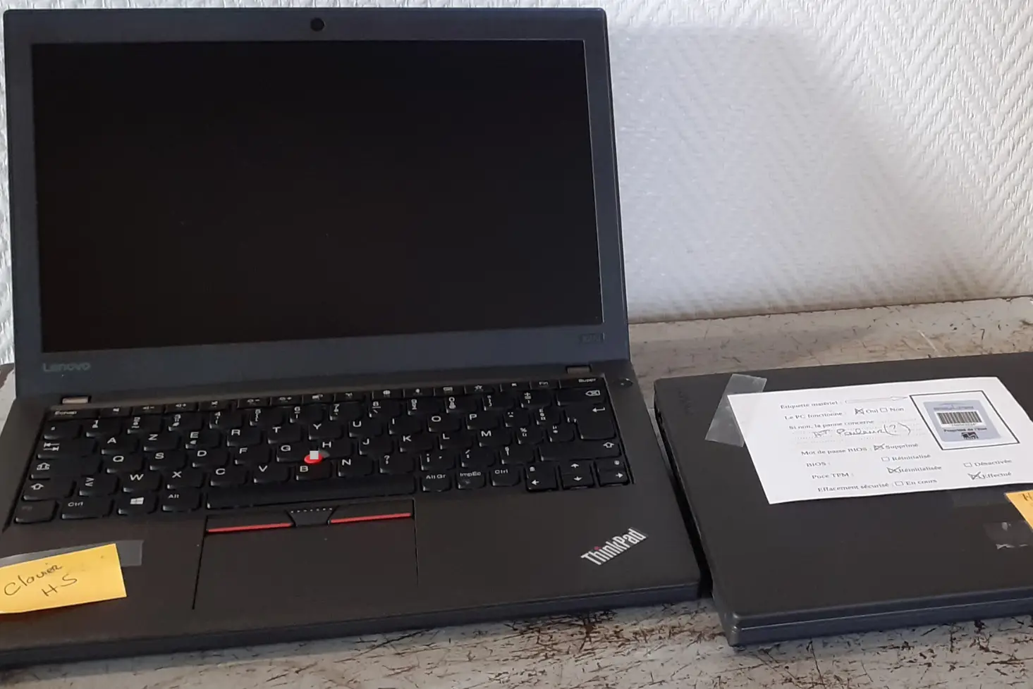 ¿Cómo puedo identificar el modelo exacto de mi ordenador PC con Windows
