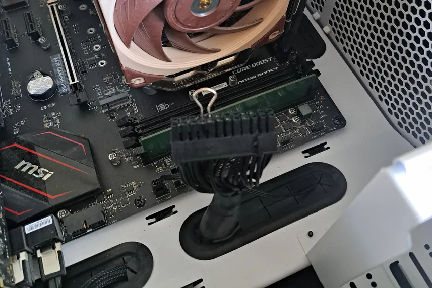 ¿Cómo compruebo la fuente de alimentación ATX (PSU) de un PC de sobremesa